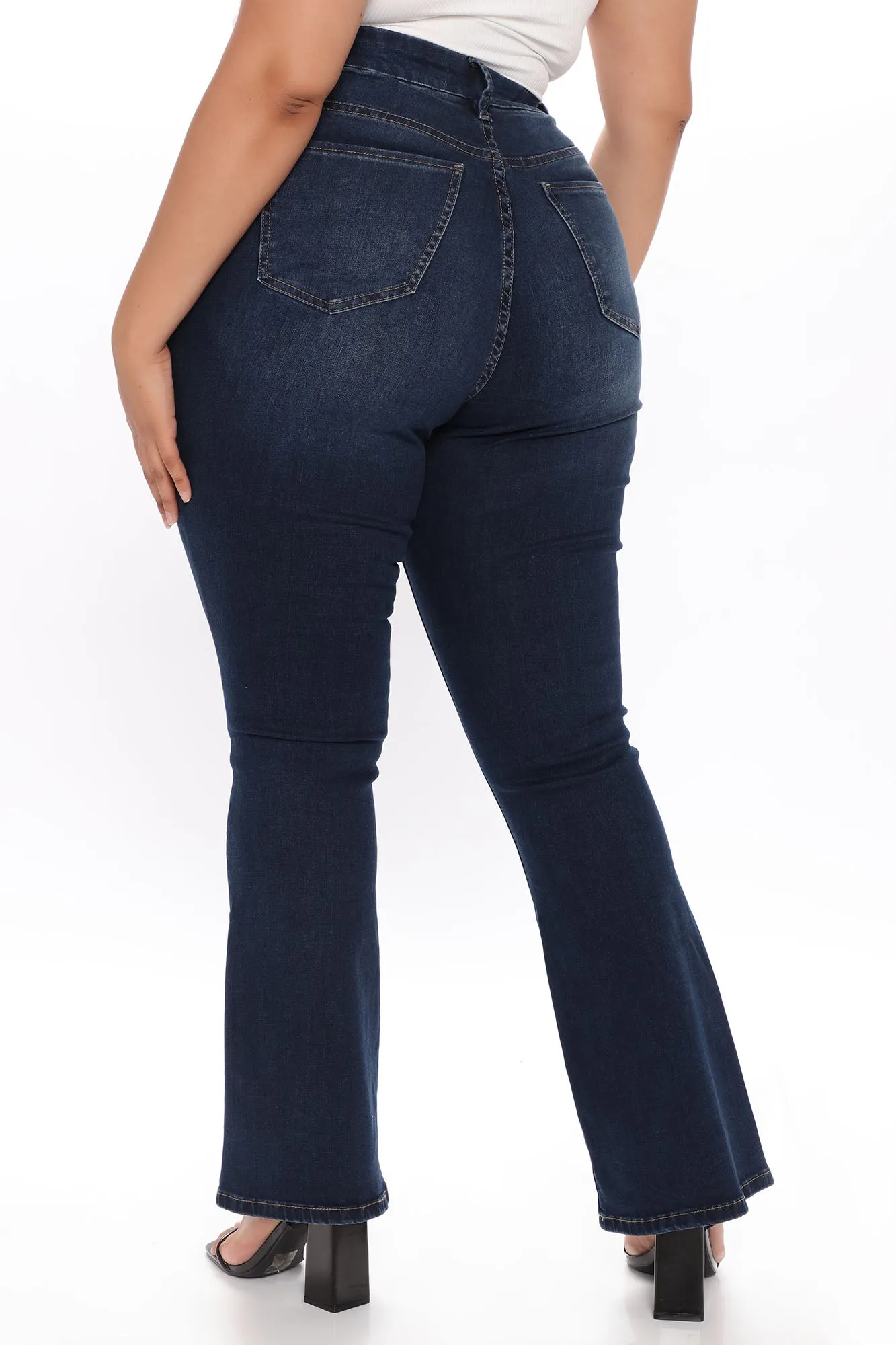 Avelina Curvy Fit Flare Jeans - Dark Wash