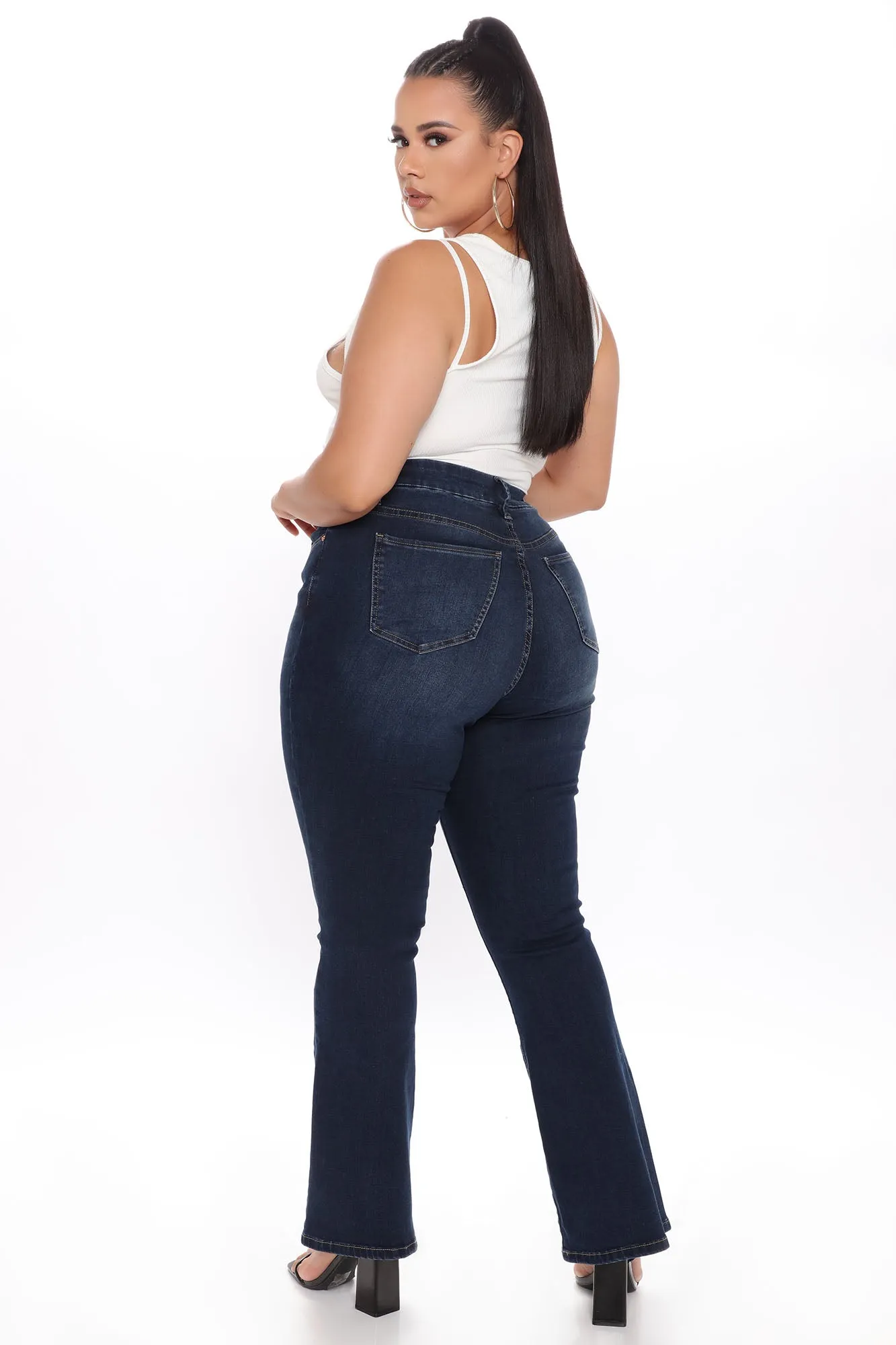 Avelina Curvy Fit Flare Jeans - Dark Wash